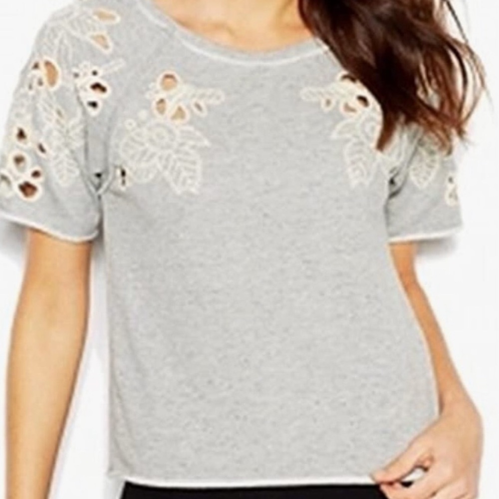Lucky Lotus Short Sleeve Gray Top XS